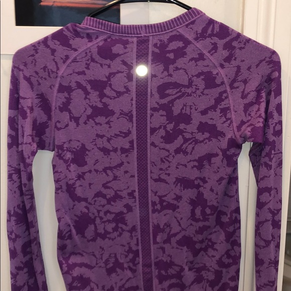 SOLD NWOT lululemon long sleeve swiftly tech - Picture 3 of 6